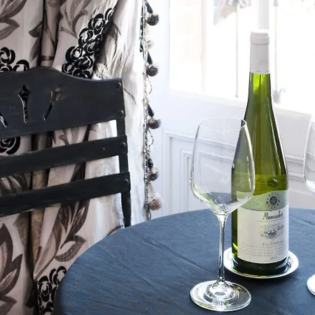 La Grande Maison Bed & Breakfast