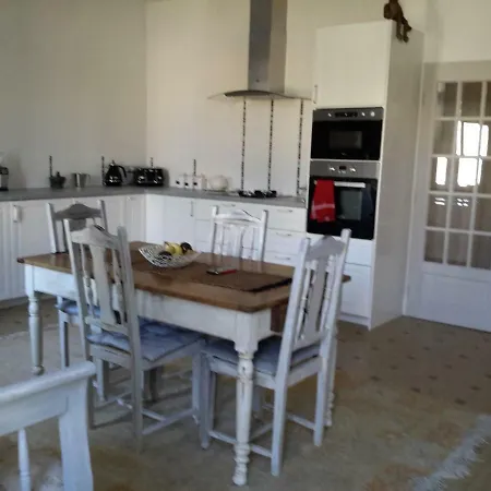 La Grande Maison Bed & Breakfast